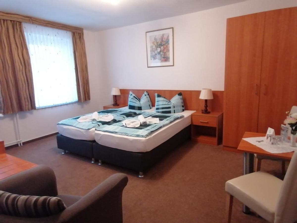 Hotel Garni Zum Goldenen Ring Quedlinbourg Extérieur photo