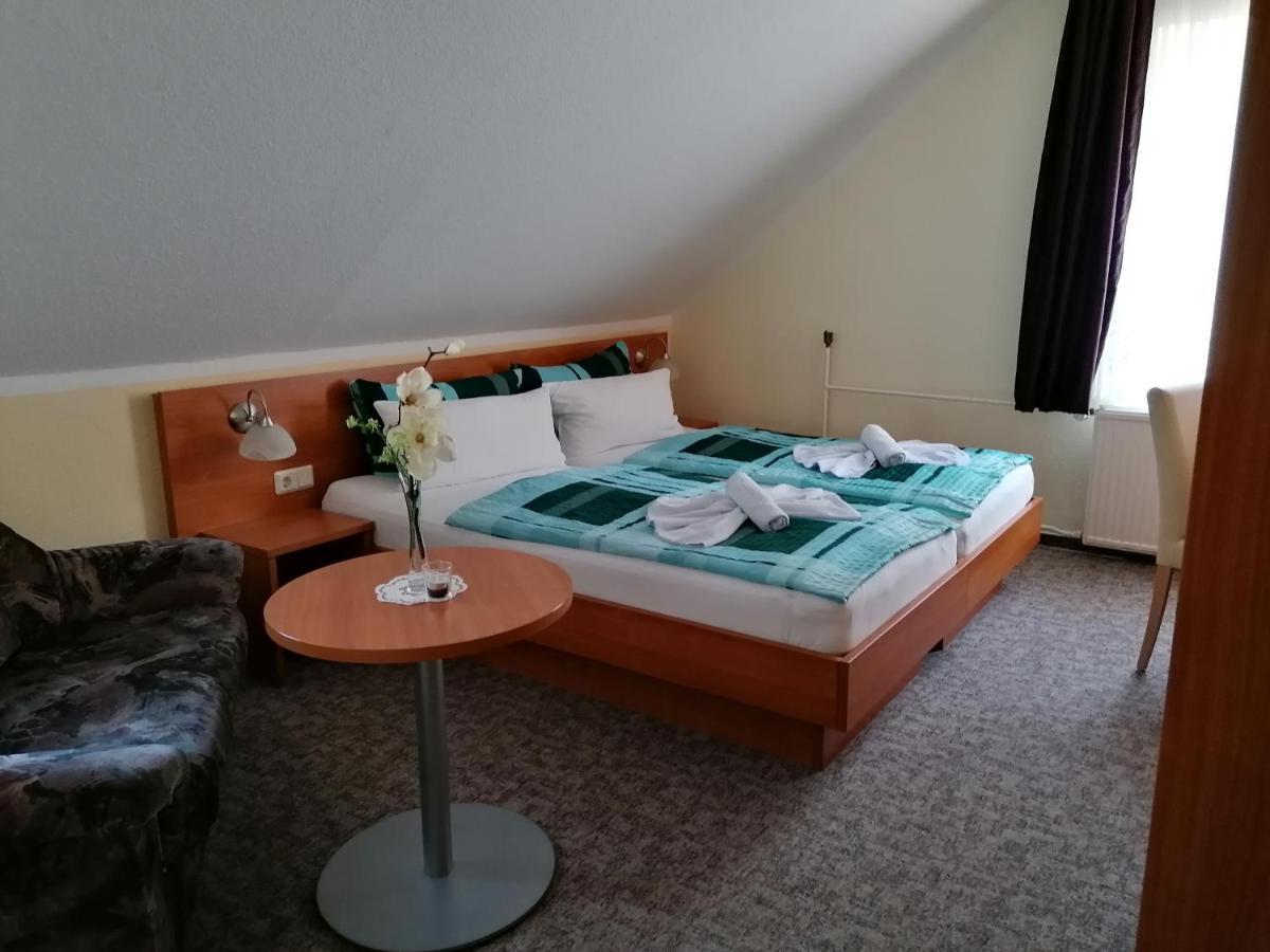 Hotel Garni Zum Goldenen Ring Quedlinbourg Extérieur photo