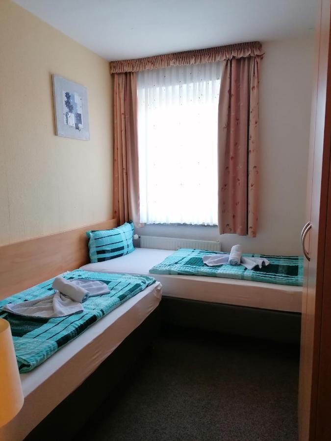 Hotel Garni Zum Goldenen Ring Quedlinbourg Extérieur photo