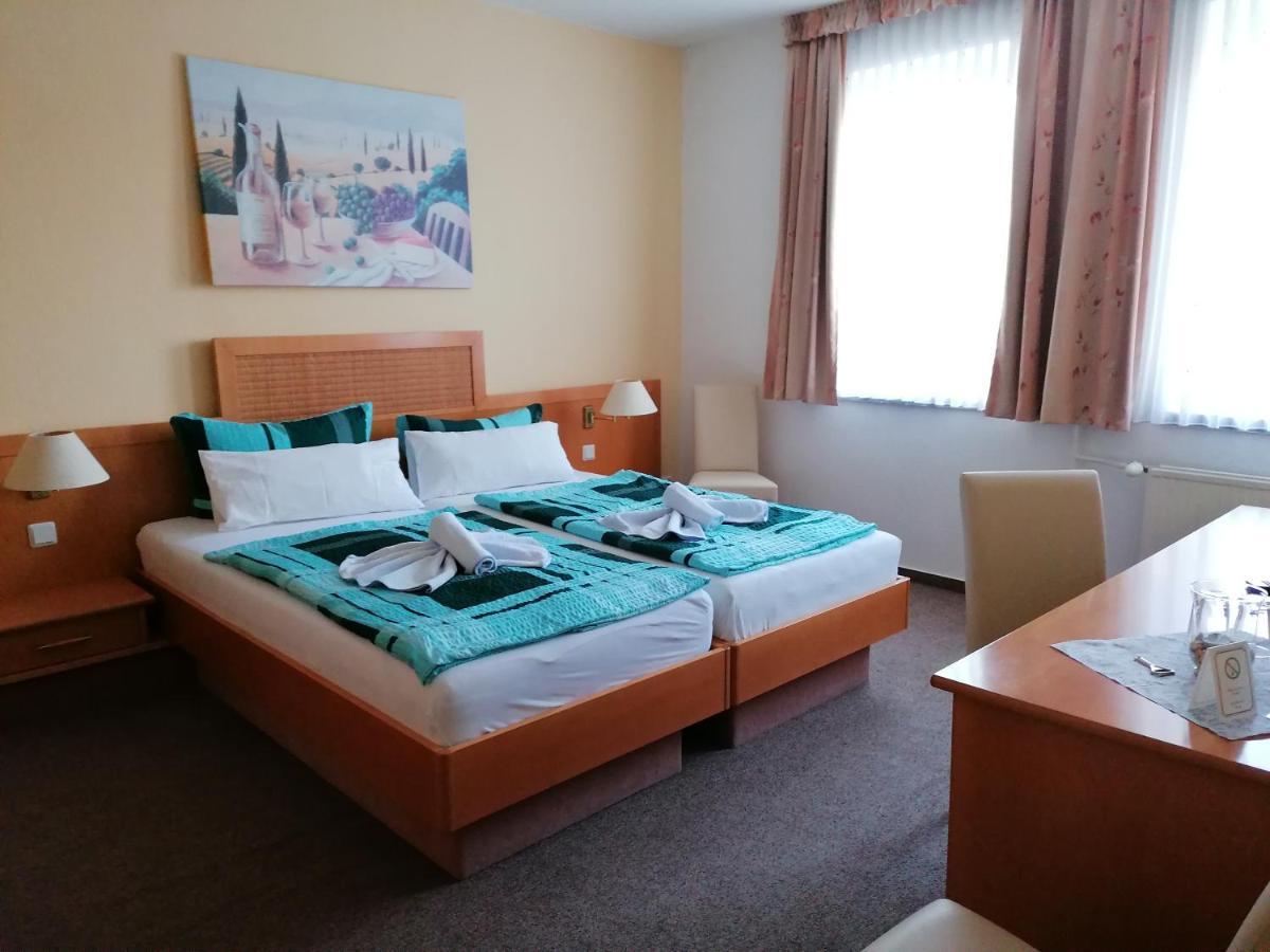 Hotel Garni Zum Goldenen Ring Quedlinbourg Extérieur photo
